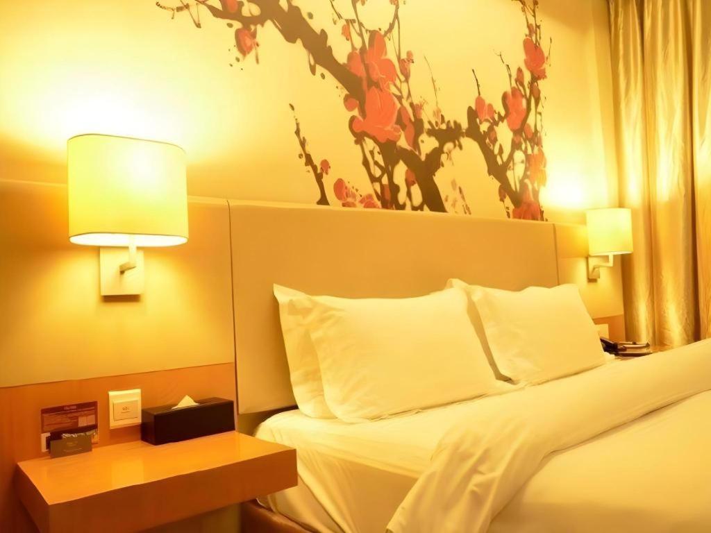 Metropolo Hotel Wuchuang Jiangtan Jiyuqiao Metro Station Wuhan Bagian luar foto